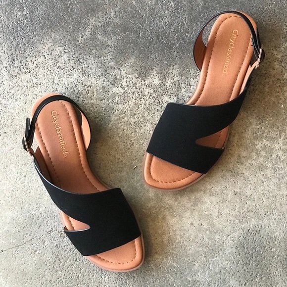 City Class Pillar Black Mini Wedge Comfort Sandal - Picture 4 of 8